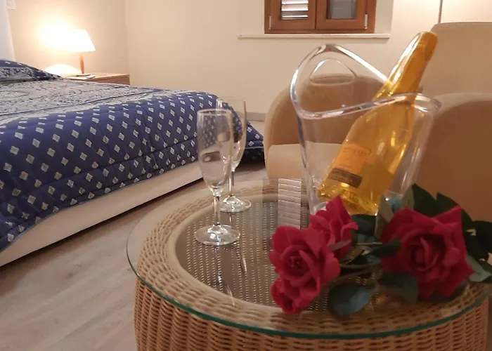 Tuscany Hills - Free Covered Parking Wifi Air Conditioning