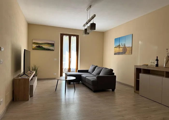 Tuscany Hills - Free Covered Parking Wifi Air Conditioning 토리타디시에나