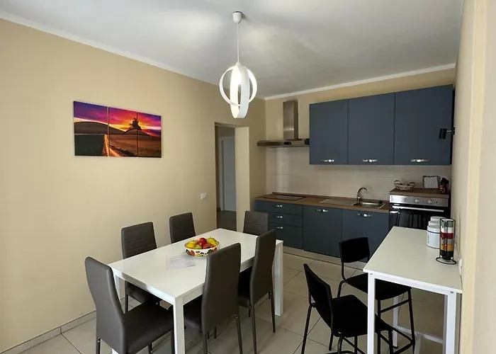 Tuscany Hills - Free Covered Parking Wifi Air Conditioning 펜션 *