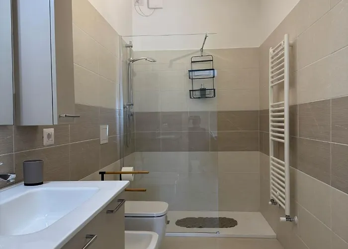 Tuscany Hills - Free Covered Parking Wifi Air Conditioning * 토리타디시에나