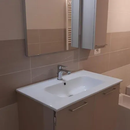 Tuscany Hills - Free Covered Parking Wifi Air Conditioning Torrita di Siena
