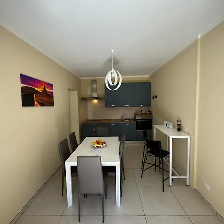 Tuscany Hills - Free Covered Parking Wifi Air Conditioning * Torrita di Siena