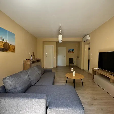 Tuscany Hills - Free Covered Parking Wifi Air Conditioning