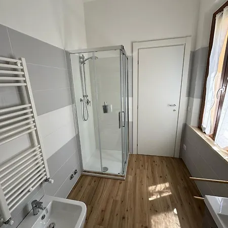 Holiday home Tuscany Hills - Free Covered Parking Wifi Air Conditioning